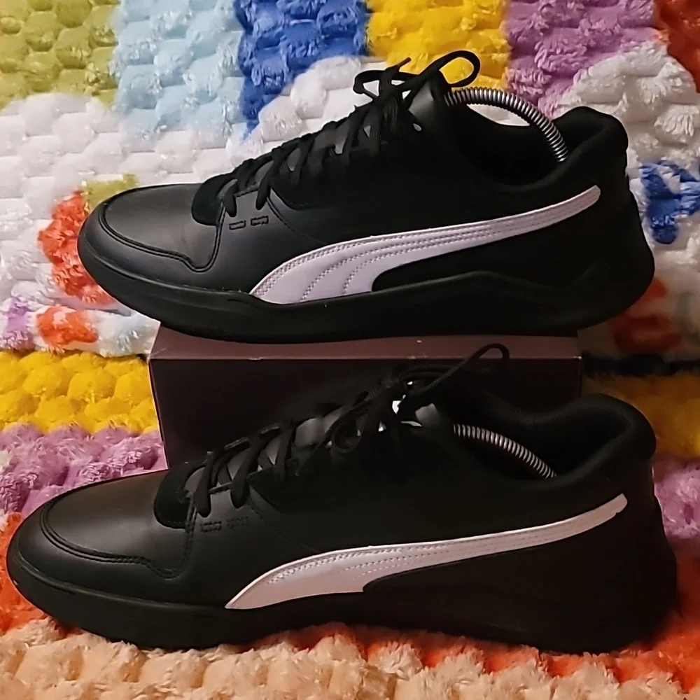 Puma DC Past Low Top Mens Casual Shoe Black White 373021-08 Size 11‎ Like New!